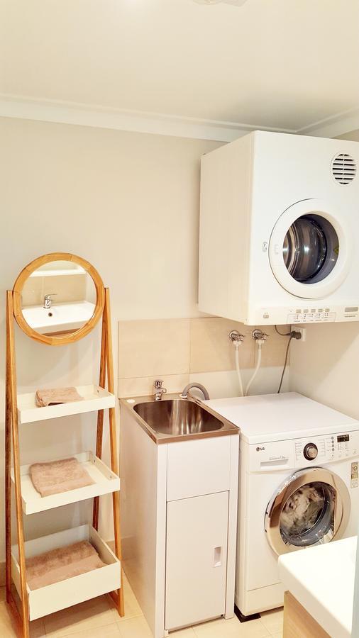 Shasta Place Apartment ภูเขาแทมโบรีน ภายนอก รูปภาพ